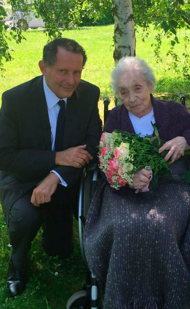 Madeleine Ragon 111 ans, Doyenne de l’Afer, pianiste